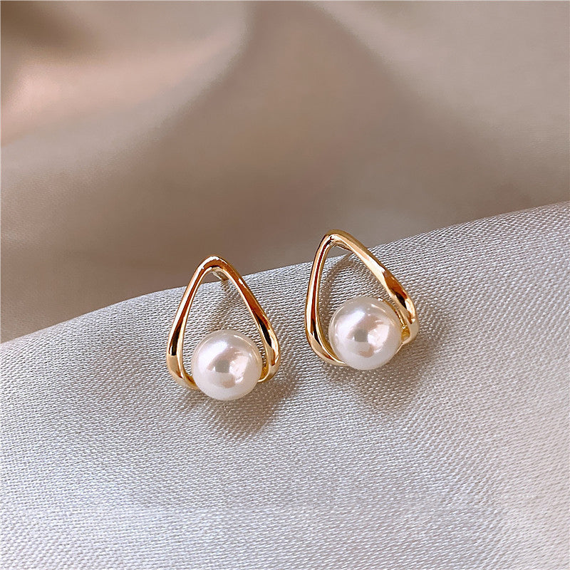 Silver Pearl Stud Earrings